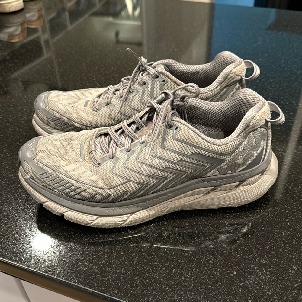 Hoka Clifton one one size 9.5 women’s